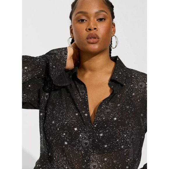NEW Torrid Women Plus 2X Celestial Stars Button Up Shirt Chiffon Blouse Metallic - Picture 3 of 13